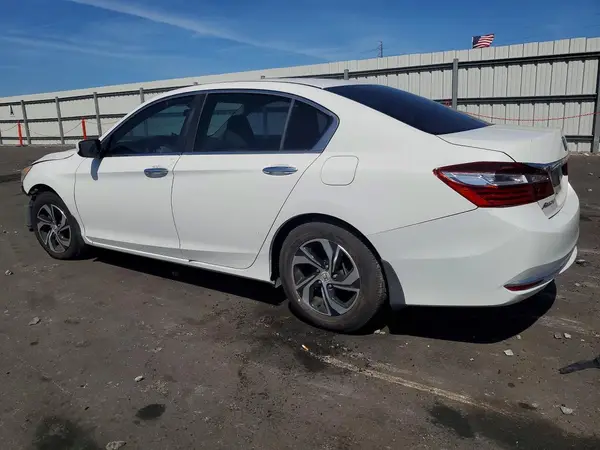 1HGCR2F30HA120615 2017 HONDA ACCORD - Image 2
