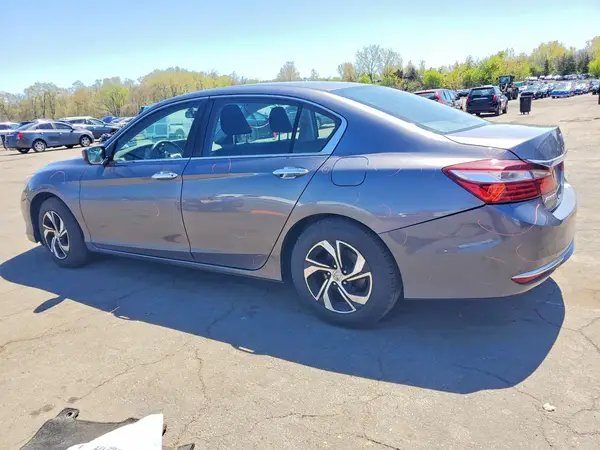 1HGCR2F30HA121358 2017 HONDA ACCORD - Image 2