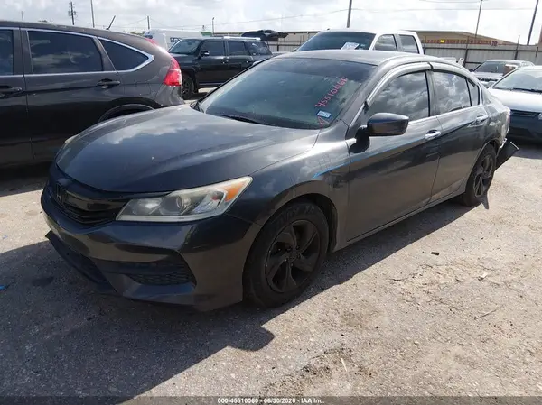 1HGCR2F30HA121585 2017 HONDA ACCORD - Image 2