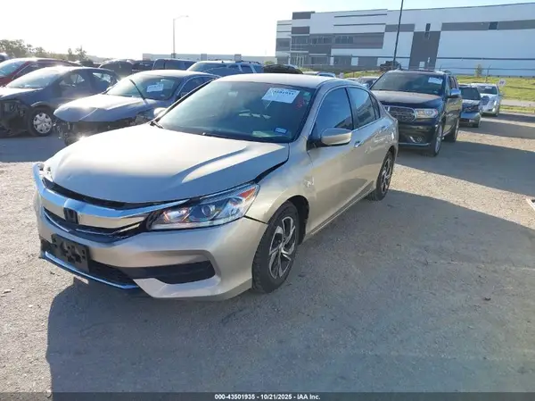 1HGCR2F30HA139374 2017 HONDA ACCORD - Image 2