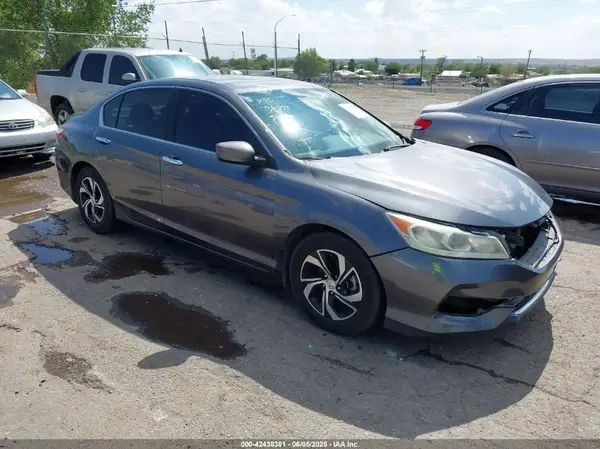 1HGCR2F30HA152383 2017 HONDA ACCORD - Image 1