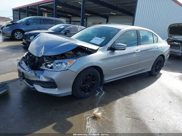 1HGCR2F30HA162105 2017 HONDA ACCORD - Image 2