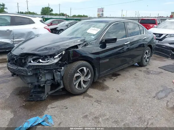 1HGCR2F30HA170897 2017 HONDA ACCORD - Image 2