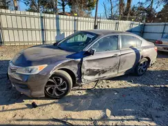 1HGCR2F30HA195573 2017 HONDA ACCORD