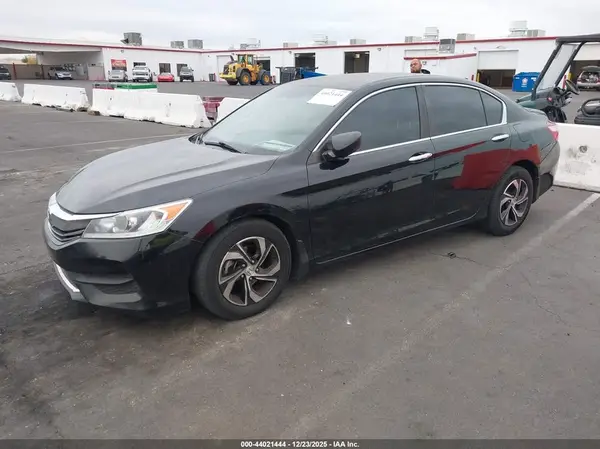 1HGCR2F30HA204482 2017 HONDA ACCORD - Image 2