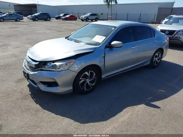 1HGCR2F30HA206426 2017 HONDA ACCORD - Image 2