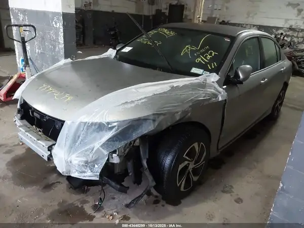 1HGCR2F30HA211691 2017 HONDA ACCORD - Image 2