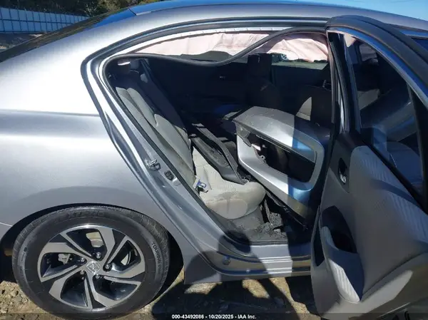 1HGCR2F30HA273012 2017 HONDA ACCORD - Image 8