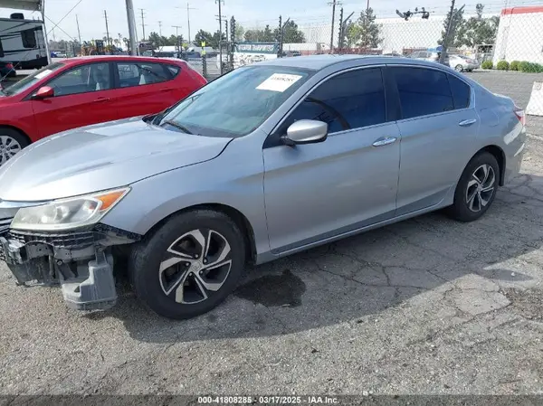 1HGCR2F30HA284608 2017 HONDA ACCORD - Image 2