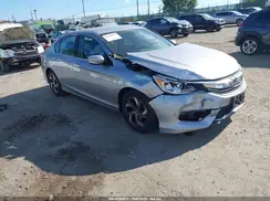 1HGCR2F30HA288058 2017 HONDA ACCORD
