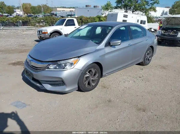 1HGCR2F30HA288058 2017 HONDA ACCORD - Image 2