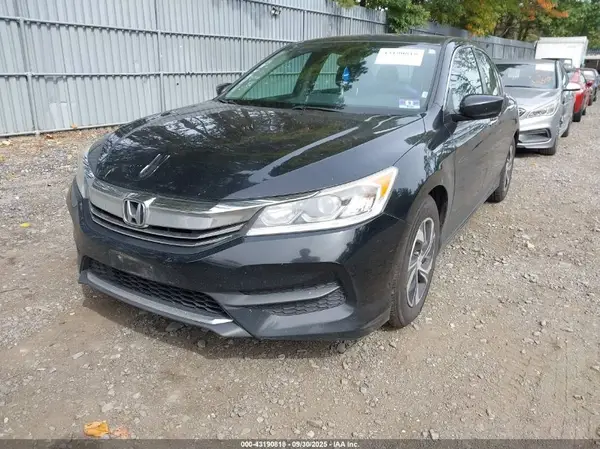 1HGCR2F30HA301164 2017 HONDA ACCORD - Image 2
