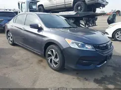 1HGCR2F31HA137102 2017 HONDA ACCORD