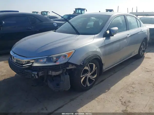 1HGCR2F31HA215202 2017 HONDA ACCORD - Image 2