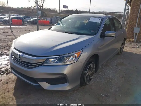 1HGCR2F31HA239600 2017 HONDA ACCORD - Image 2