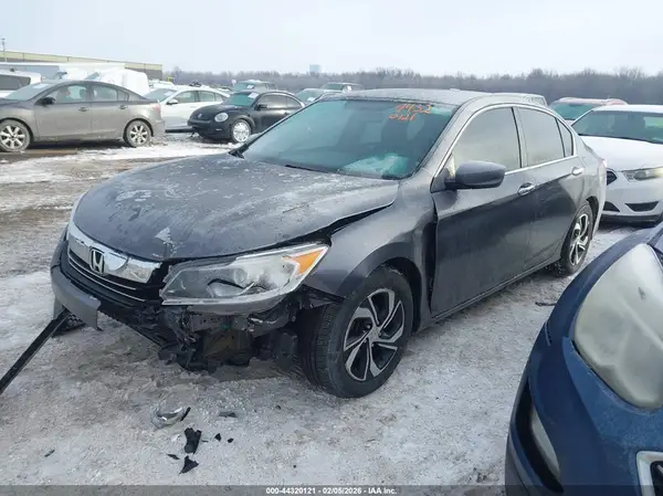 1HGCR2F31HA256803 2017 HONDA ACCORD - Image 2