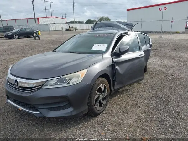 1HGCR2F31HA258387 2017 HONDA ACCORD - Image 2