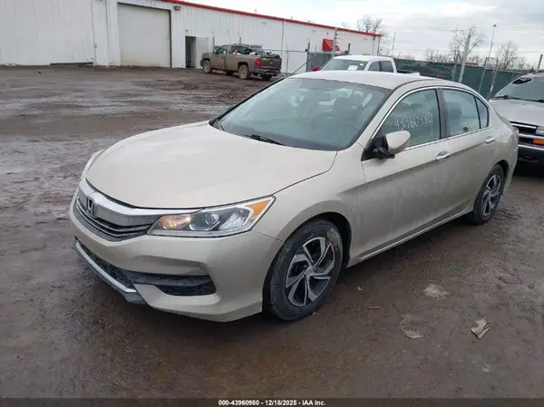 1HGCR2F31HA305904 2017 HONDA ACCORD - Image 2