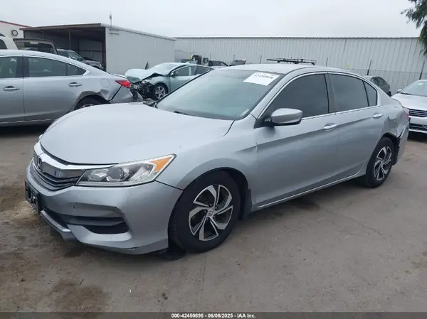 1HGCR2F32GA010986 2016 HONDA ACCORD - Image 2