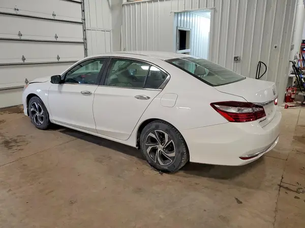 1HGCR2F32GA080813 2016 HONDA ACCORD - Image 2