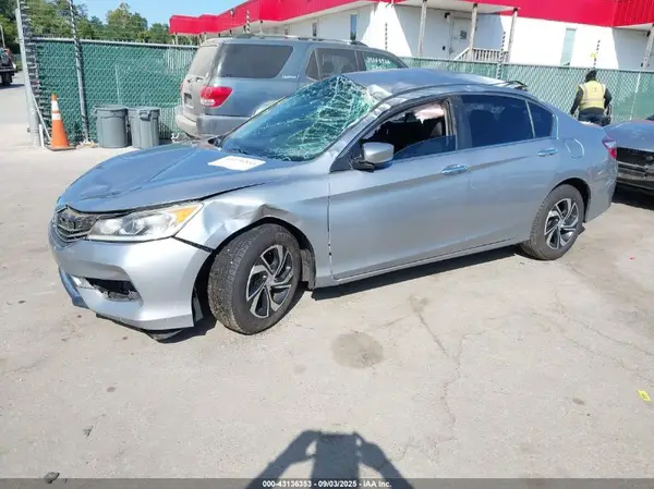1HGCR2F32GA109114 2016 HONDA ACCORD - Image 2