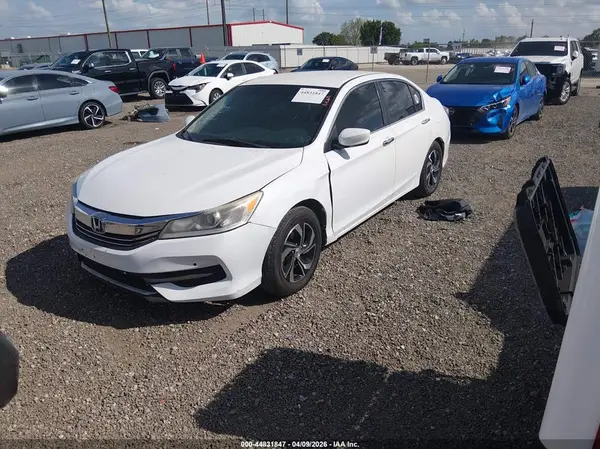 1HGCR2F32GA150567 2016 HONDA ACCORD - Image 2
