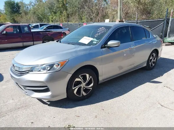 1HGCR2F32HA030155 2017 HONDA ACCORD - Image 2