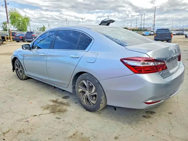 1HGCR2F32HA076696 2017 HONDA ACCORD - Image 2