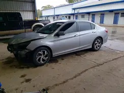 1HGCR2F32HA131812 2017 HONDA ACCORD