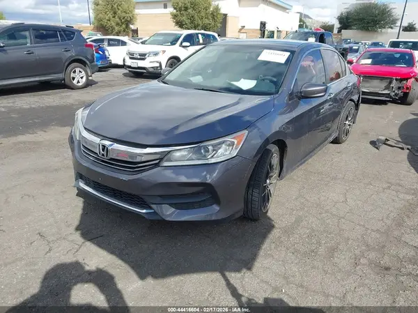 1HGCR2F32HA143524 2017 HONDA ACCORD - Image 2