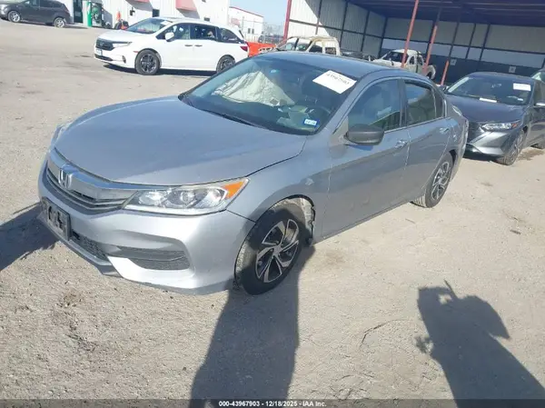 1HGCR2F32HA184364 2017 HONDA ACCORD - Image 2