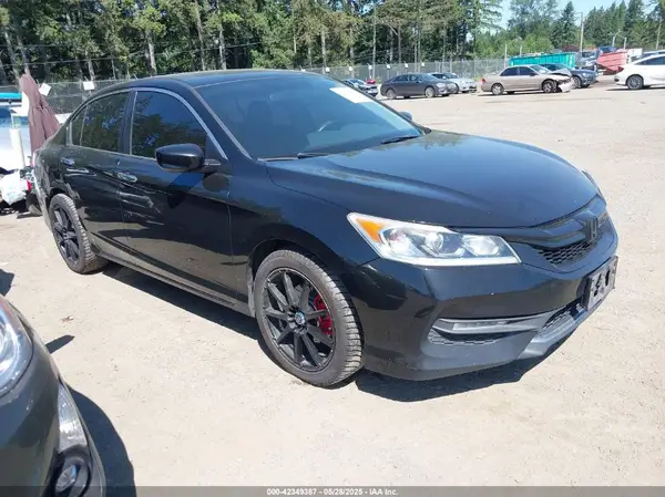 1HGCR2F32HA215225 2017 HONDA ACCORD - Image 1