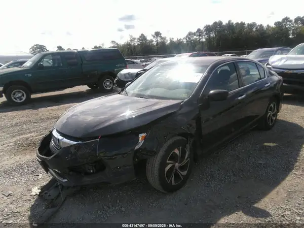 1HGCR2F32HA233983 2017 HONDA ACCORD - Image 2