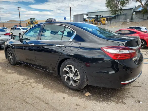 1HGCR2F32HA256213 2017 HONDA ACCORD - Image 2