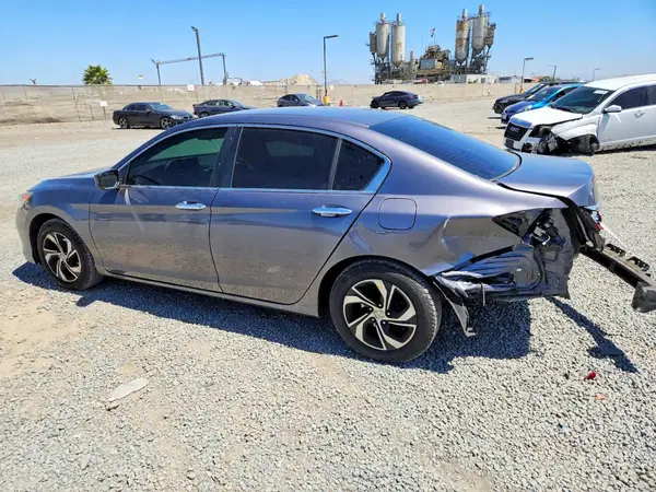 1HGCR2F32HA271892 2017 HONDA ACCORD - Image 2