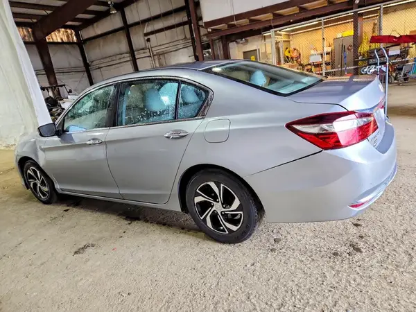 1HGCR2F32HA287462 2017 HONDA ACCORD - Image 2