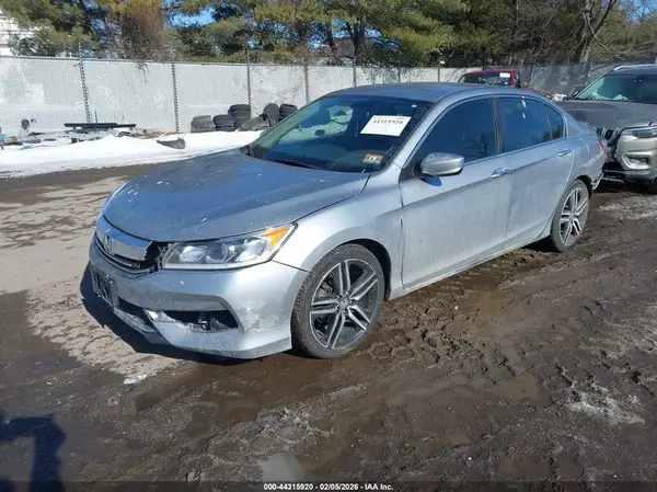 1HGCR2F32HA288742 2017 HONDA ACCORD - Image 2