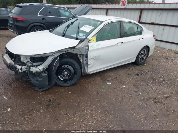 1HGCR2F33GA131557 2016 HONDA ACCORD - Image 2