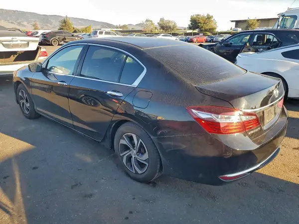 1HGCR2F33HA013185 2017 HONDA ACCORD - Image 2