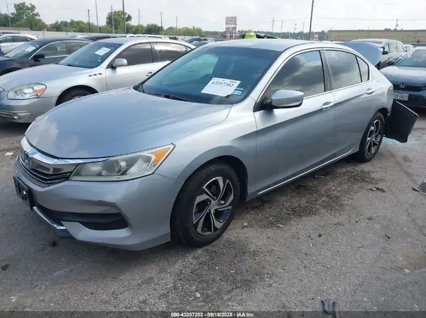 1HGCR2F33HA039057 2017 HONDA ACCORD - Image 2