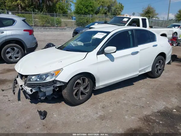 1HGCR2F33HA068185 2017 HONDA ACCORD - Image 2
