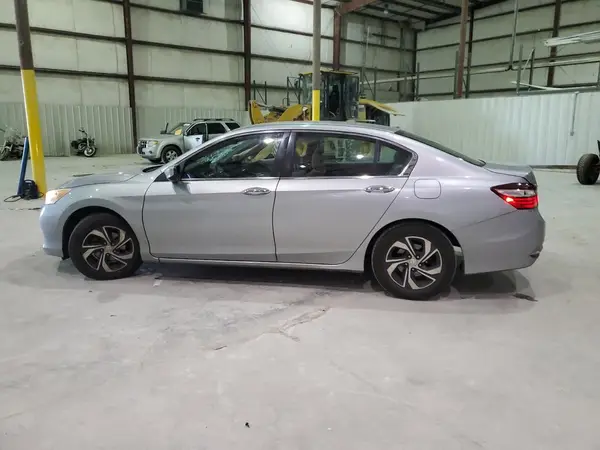 1HGCR2F33HA117966 2017 HONDA ACCORD - Image 2