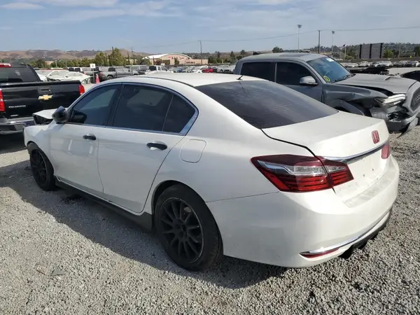 1HGCR2F33HA131771 2017 HONDA ACCORD - Image 2