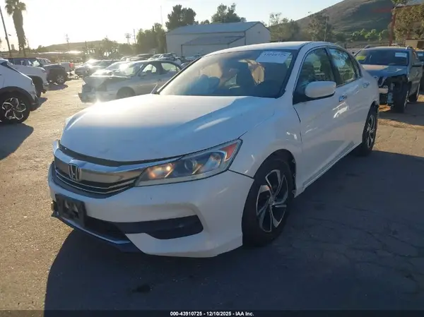 1HGCR2F33HA135710 2017 HONDA ACCORD - Image 2