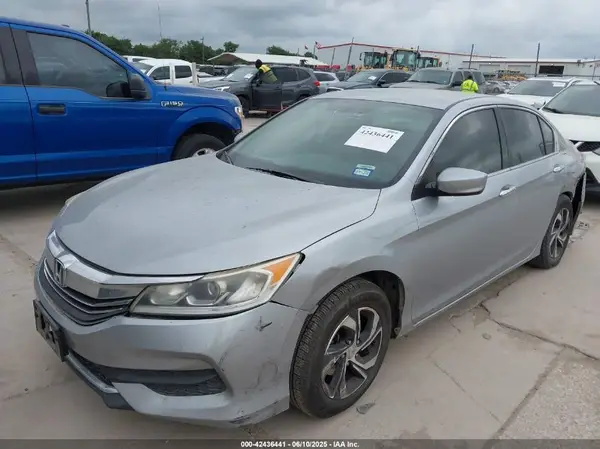 1HGCR2F33HA162129 2017 HONDA ACCORD - Image 2