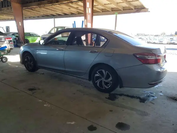 1HGCR2F33HA177018 2017 HONDA ACCORD - Image 2