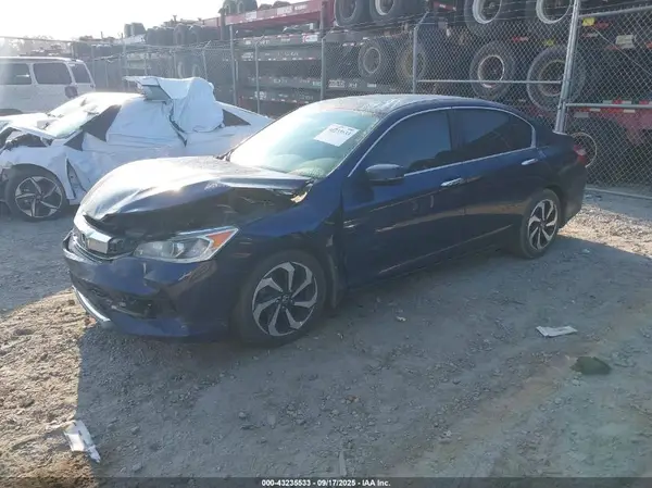 1HGCR2F33HA195700 2017 HONDA ACCORD - Image 2