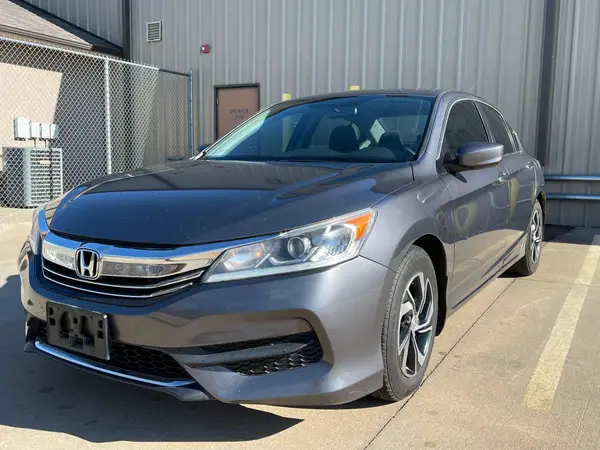 1HGCR2F33HA210521 2017 HONDA ACCORD - Image 2