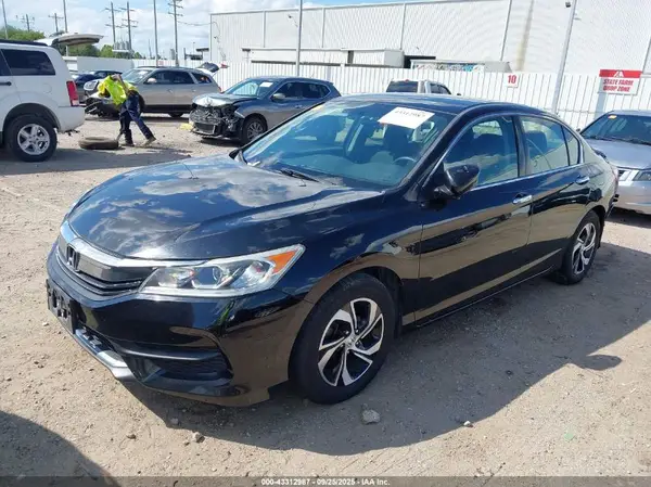 1HGCR2F33HA252932 2017 HONDA ACCORD - Image 2