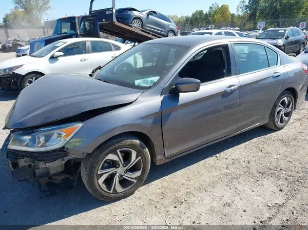 1HGCR2F33HA268869 2017 HONDA ACCORD - Image 2